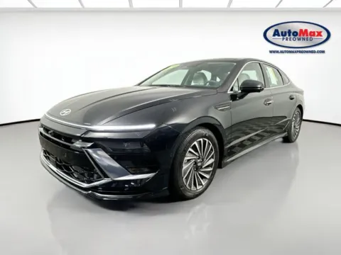 More photos of 2024 Hyundai Sonata Hybrid Limited at AutoMax Preowned Framingham, MA