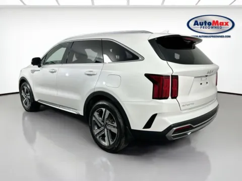 More photos of 2023 Kia Sorento Plug-In Hybrid SX Prestige at AutoMax Preowned Framingham, MA
