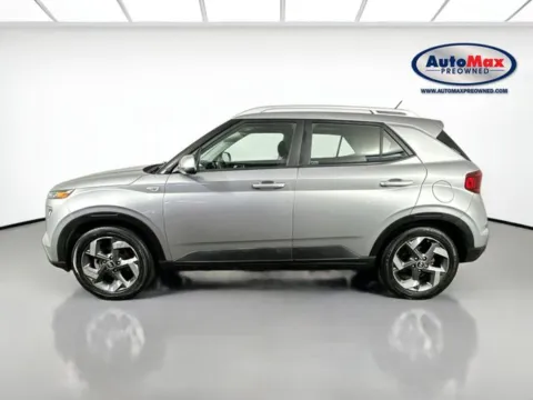 More photos of 2023 Hyundai Venue SEL at AutoMax Preowned Framingham, MA