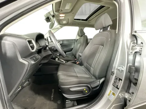 More photos of 2023 Hyundai Venue SEL at AutoMax Preowned Framingham, MA