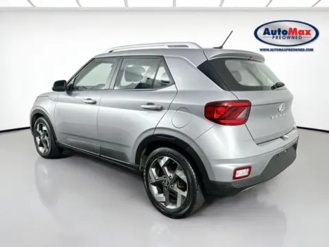 More photos of 2023 Hyundai Venue SEL at AutoMax Preowned Framingham, MA