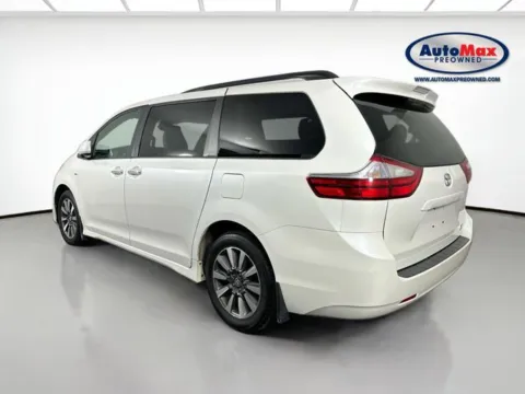 More photos of 2018 Toyota Sienna XLE at AutoMax Preowned Framingham, MA