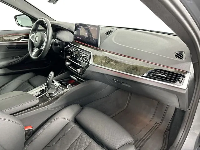 2023 BMW 5 Series 530i - Photo 31