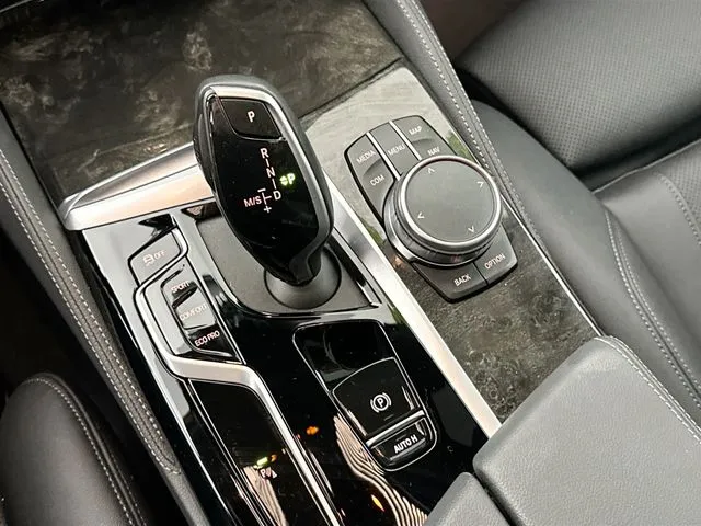 2023 BMW 5 Series 530i - Photo 16