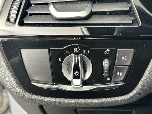 2023 BMW 5 Series 530i - Photo 25