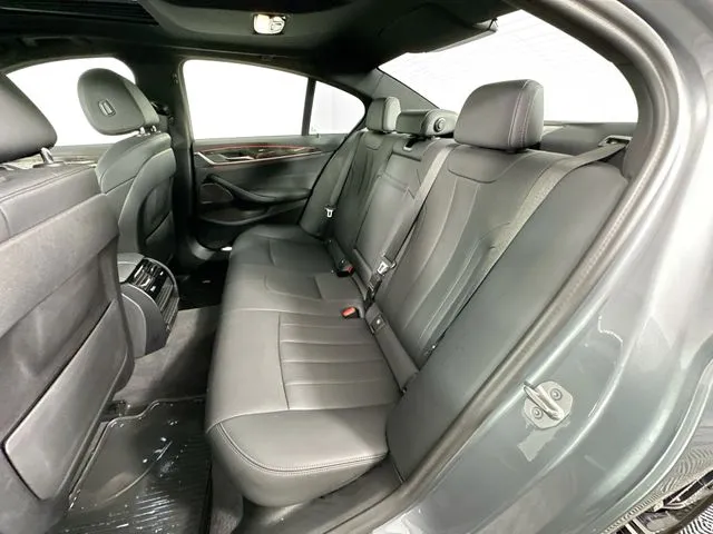 2023 BMW 5 Series 530i - Photo 27