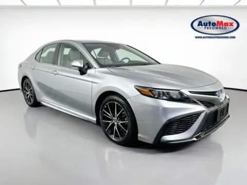 Silver 2022 Toyota Camry Hybrid SE for sale in Framingham, MA