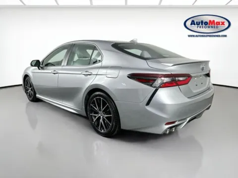 More photos of 2022 Toyota Camry Hybrid SE at AutoMax Preowned Framingham, MA