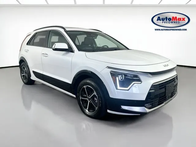 White 2023 Kia Niro SX for sale in Framingham, MA