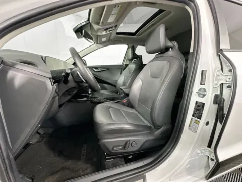 More photos of 2023 Kia Niro SX at AutoMax Preowned Framingham, MA