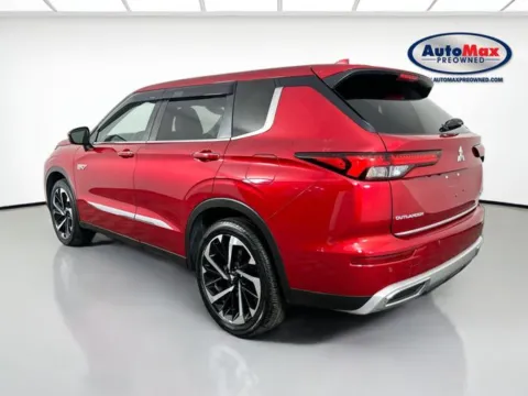More photos of 2025 Mitsubishi Outlander PHEV SE at AutoMax Preowned Framingham, MA