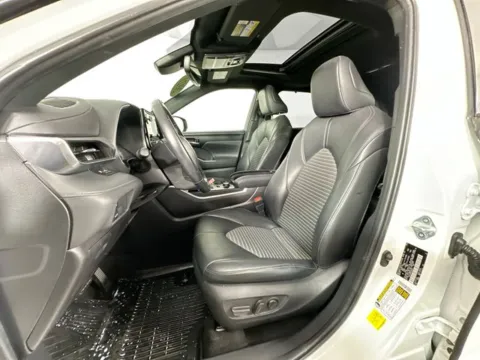More photos of 2021 Toyota Highlander XSE at AutoMax Preowned Framingham, MA