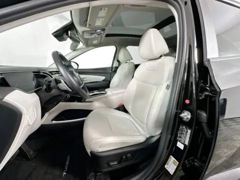 More photos of 2023 Hyundai Tucson Hybrid SEL Convenience at AutoMax Preowned Framingham, MA