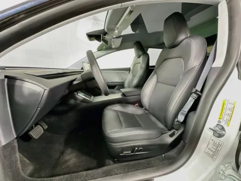 More photos of 2025 Tesla Model 3 Long Range at AutoMax Preowned Framingham, MA