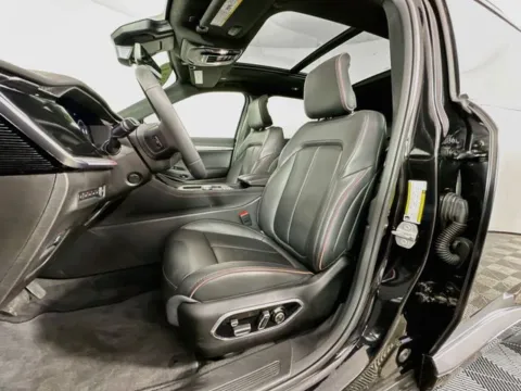 More photos of 2024 Jeep Wagoneer S Launch Edition at AutoMax Preowned Framingham, MA