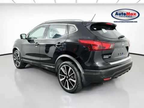 More photos of 2019 Nissan Rogue Sport SL at AutoMax Preowned Framingham, MA