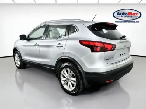 More photos of 2018 Nissan Rogue Sport SV at AutoMax Preowned Framingham, MA