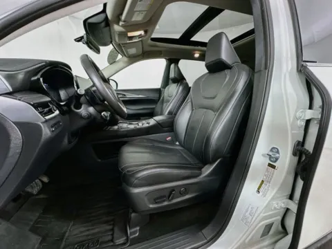 More photos of 2024 INFINITI QX60 LUXE at AutoMax Preowned Framingham, MA