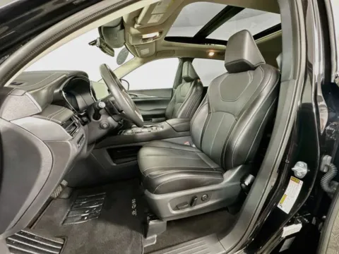 More photos of 2024 INFINITI QX60 LUXE at AutoMax Preowned Framingham, MA