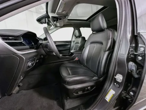 More photos of 2022 Jeep Grand Cherokee 4xe at AutoMax Preowned Framingham, MA