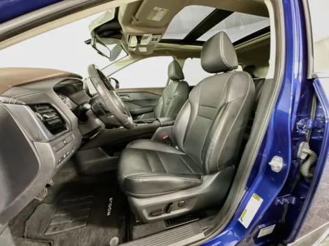More photos of 2023 Nissan Rogue SL at AutoMax Preowned Framingham, MA