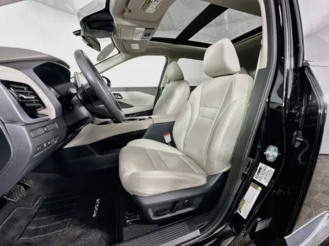 More photos of 2023 Nissan Rogue SL at AutoMax Preowned Framingham, MA