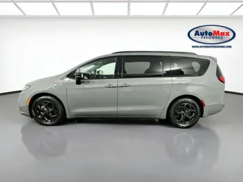 More photos of 2025 Chrysler Pacifica Hybrid Select Premium S Appearance at AutoMax Preowned Framingham, MA