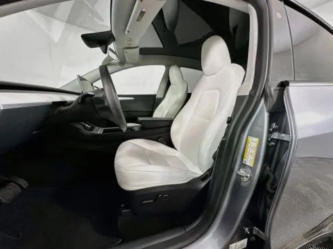 More photos of 2024 Tesla Model Y Long Range at AutoMax Preowned Framingham, MA