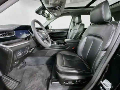 More photos of 2023 Jeep Grand Cherokee 4xe at AutoMax Preowned Framingham, MA