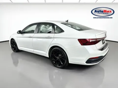 More photos of 2025 Volkswagen Jetta 1.5T SE at AutoMax Preowned Framingham, MA