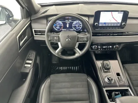 More photos of 2024 Mitsubishi Outlander SE Black Edition at AutoMax Preowned Framingham, MA