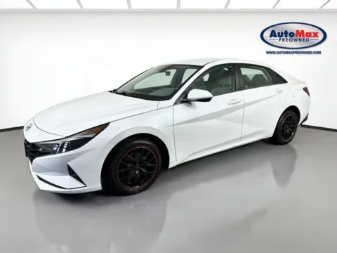 More photos of 2021 Hyundai Elantra SE at AutoMax Preowned Framingham, MA
