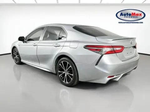 More photos of 2018 Toyota Camry SE at AutoMax Preowned Framingham, MA