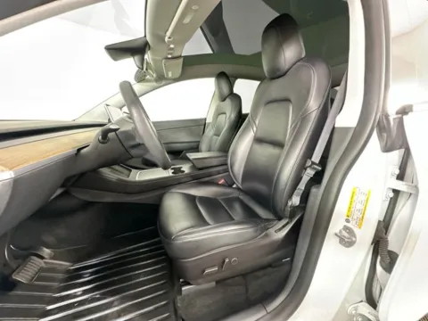 More photos of 2022 Tesla Model Y Long Range at AutoMax Preowned Framingham, MA