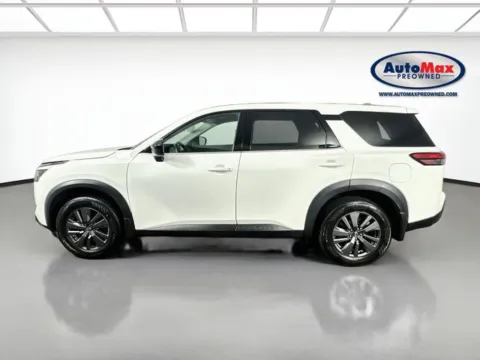 More photos of 2024 Nissan Pathfinder S at AutoMax Preowned Framingham, MA