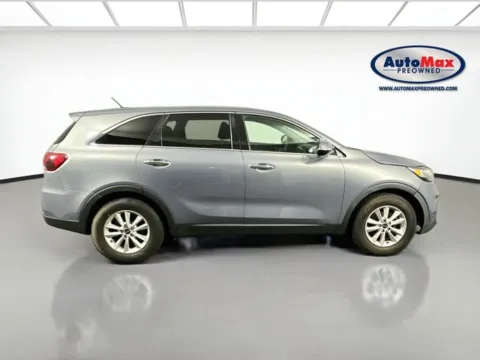 More photos of 2020 Kia Sorento LX at AutoMax Preowned Framingham, MA