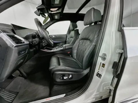 More photos of 2025 BMW X5 xDrive40i at AutoMax Preowned Framingham, MA