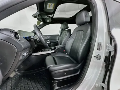 More photos of 2020 Mercedes-Benz GLB 250 at AutoMax Preowned Framingham, MA
