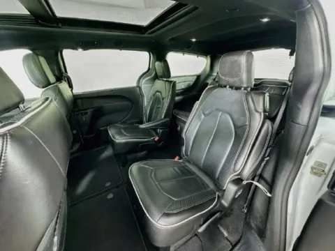 More photos of 2025 Chrysler Pacifica Limited at AutoMax Preowned Framingham, MA