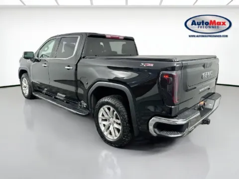 More photos of 2021 GMC Sierra 1500 SLT at AutoMax Preowned Framingham, MA