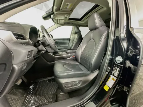 More photos of 2023 Toyota Highlander XLE at AutoMax Preowned Framingham, MA