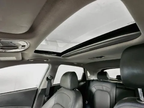 More photos of 2022 Hyundai Kona Electric Limited at AutoMax Preowned Framingham, MA