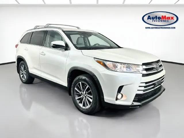 White 2019 Toyota Highlander XLE for sale in Framingham, MA
