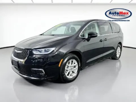 More photos of 2024 Chrysler Pacifica Touring L at AutoMax Preowned Framingham, MA