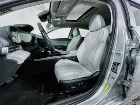 More photos of 2021 Hyundai Elantra Limited at AutoMax Preowned Framingham, MA