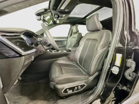More photos of 2024 Jeep Wagoneer S Launch Edition at AutoMax Preowned Framingham, MA