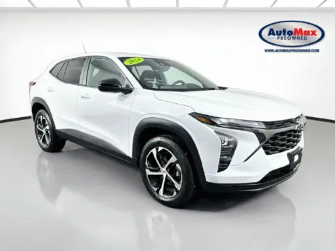 White 2024 Chevrolet Trax 1RS for sale in Framingham, MA