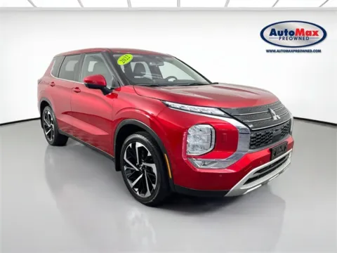 Red 2022 Mitsubishi Outlander SE for sale in Framingham, MA