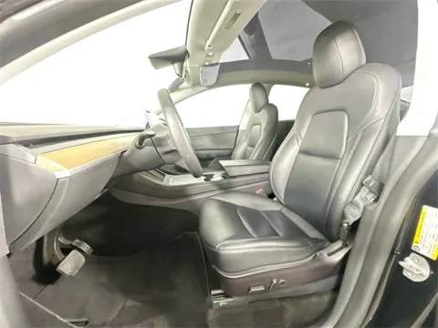 More photos of 2021 Tesla Model Y Long Range at AutoMax Preowned Framingham, MA