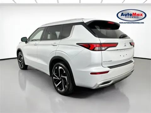 More photos of 2022 Mitsubishi Outlander SEL at AutoMax Preowned Framingham, MA